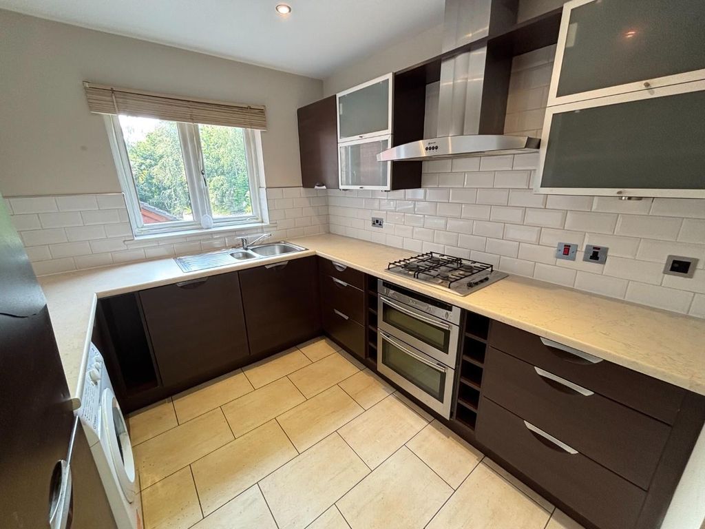 Property photo 3 of 13 Kitchen