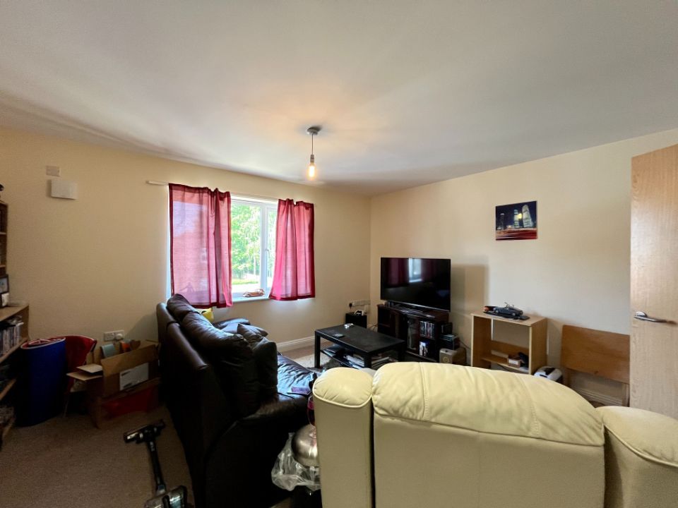Property photo 3 of 7 Image00007