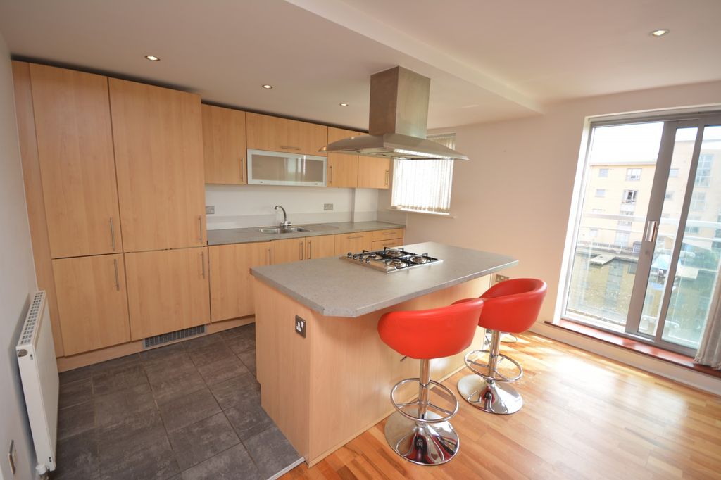 Property photo 2 of 7 Kitchen