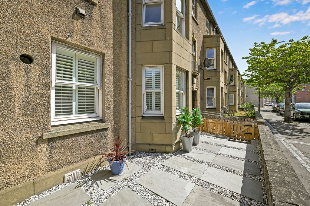 Property photo 3 of 14 Property Image 3