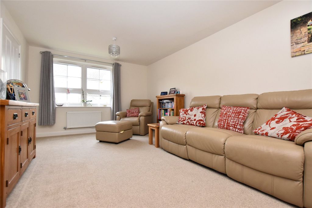 Property photo 3 of 26 Picture No. 27