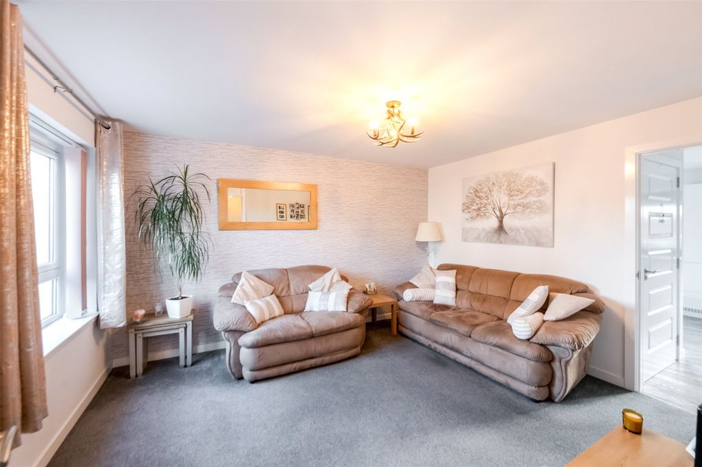 Property photo 2 of 19 Picture No. 09