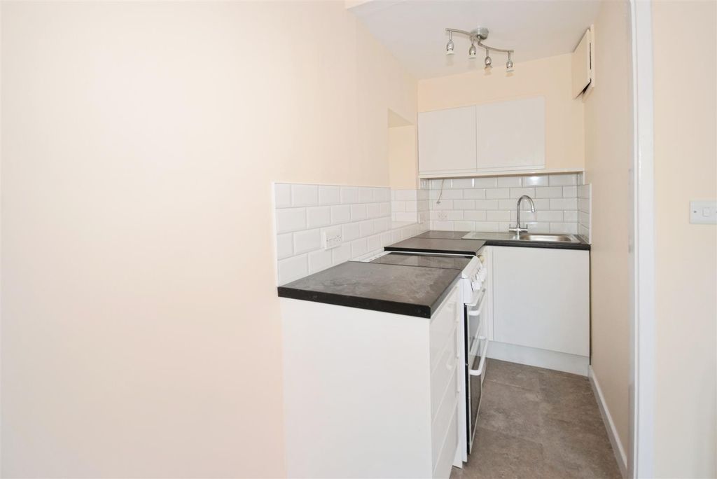 Property photo 3 of 5 Worple (8).Jpg