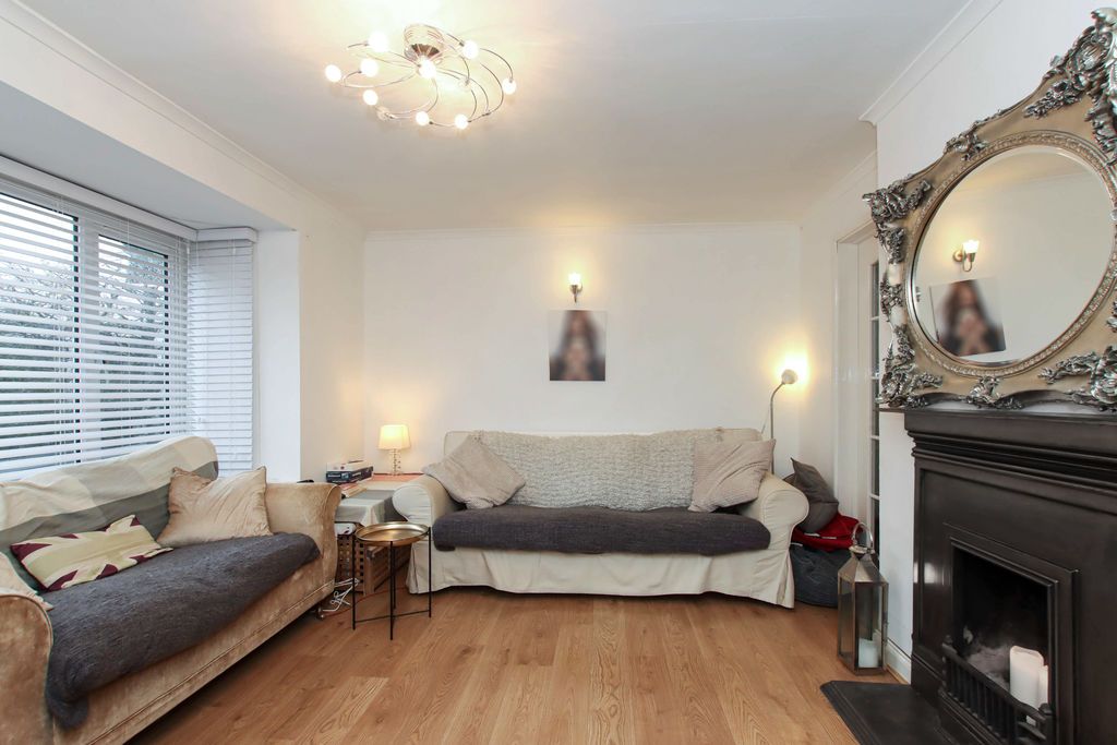 Property photo 3 of 12 Photo 9