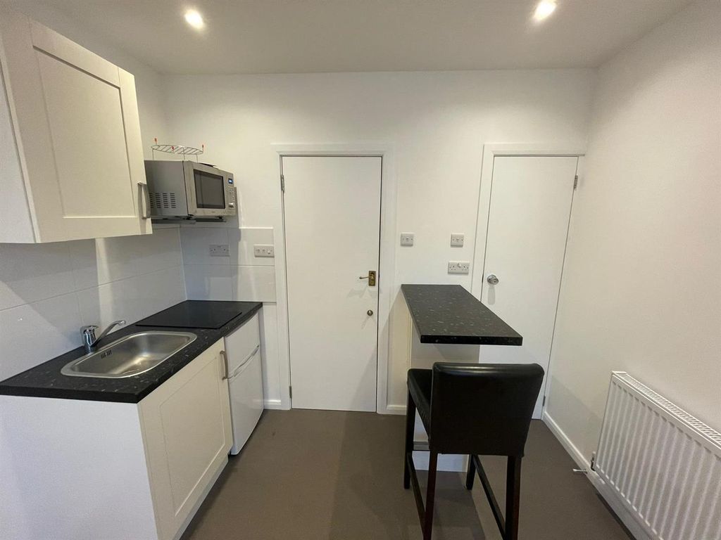 Property photo 1 of 4