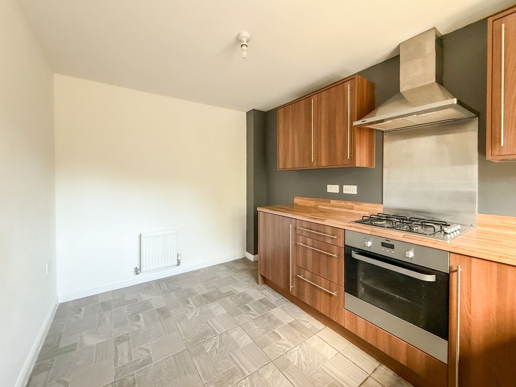 Property photo 2 of 18 Dining Kitchen