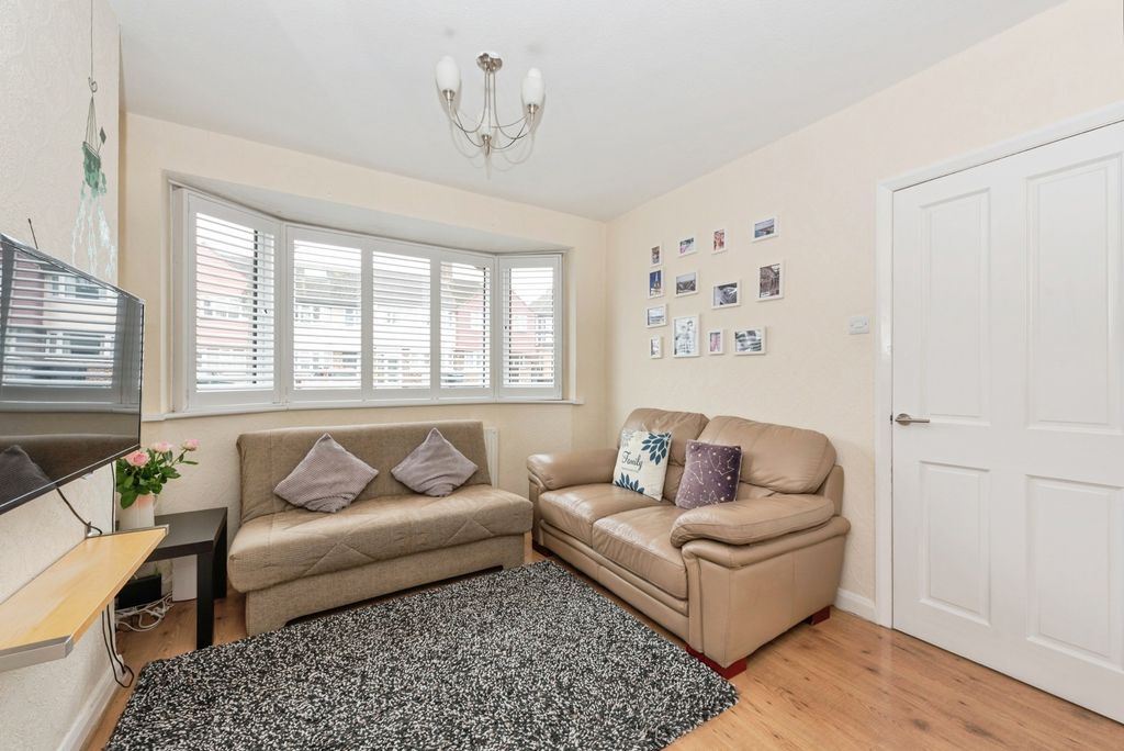 Property photo 3 of 19 Reception