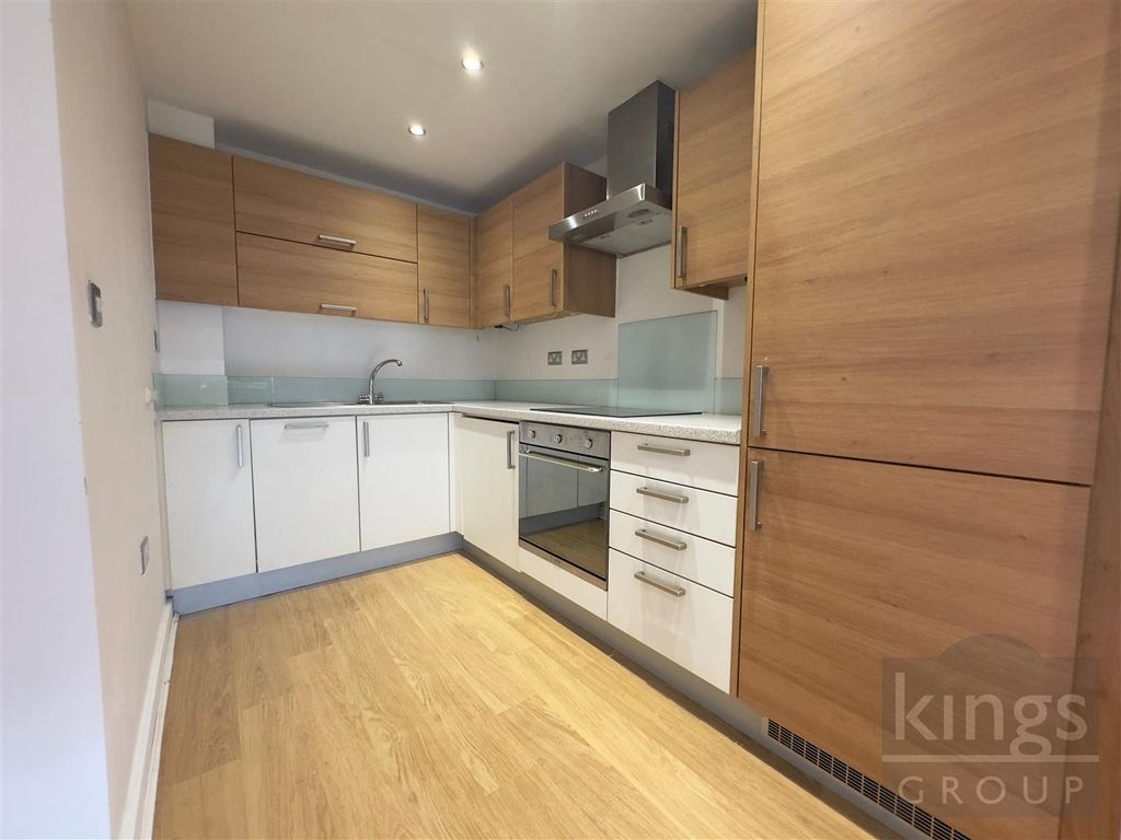 Property photo 2 of 17 Kitchen / Lounge