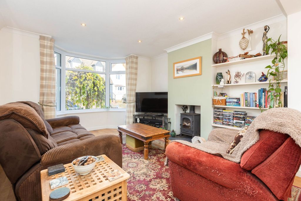 Property photo 3 of 19