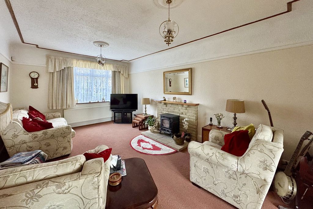 Property photo 2 of 21