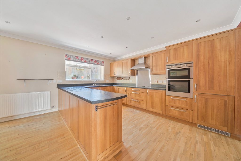 Property photo 2 of 14 Kitchen