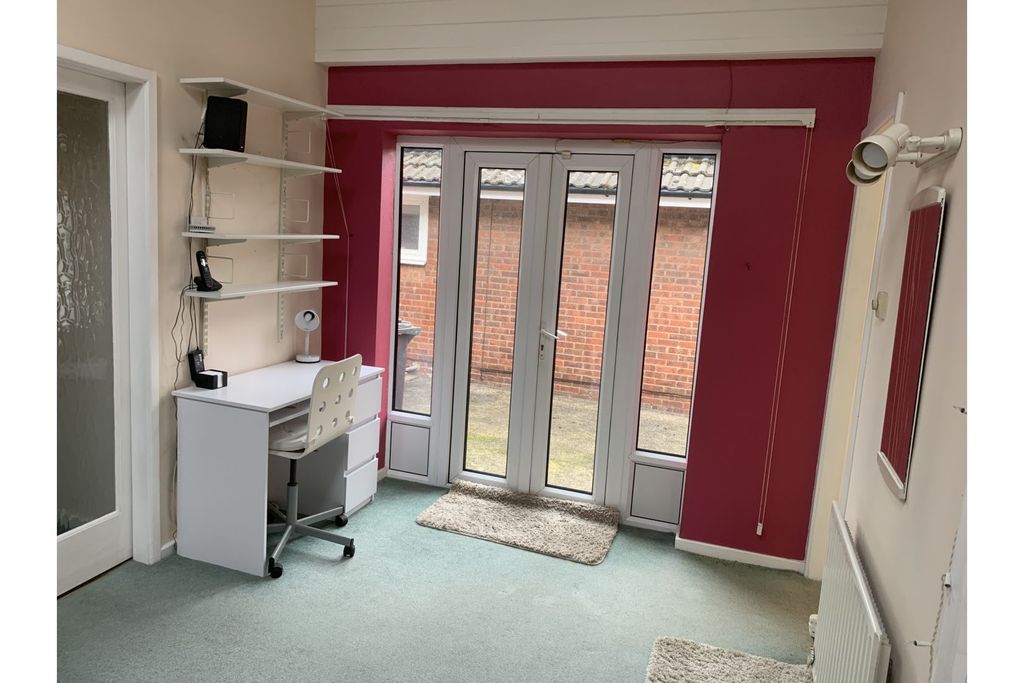 Property photo 3 of 34