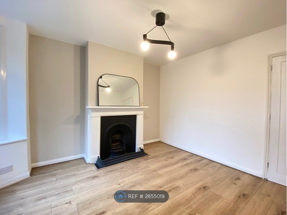 Property photo 1 of 14 Living Room