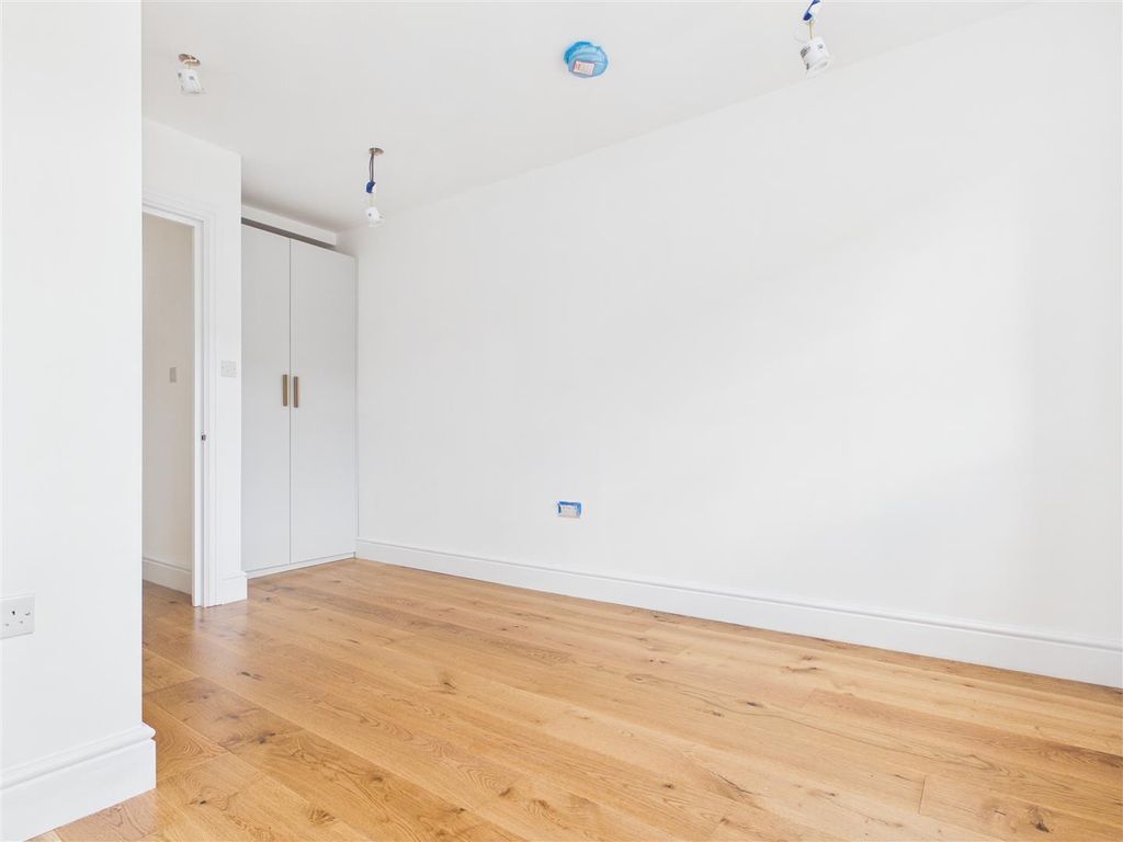 Property photo 3 of 6 Cam04419G0-Pr0089-Still003.Jpg