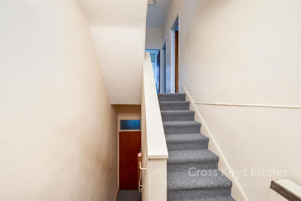 Property photo 2 of 17 Hall - 0002.Jpg