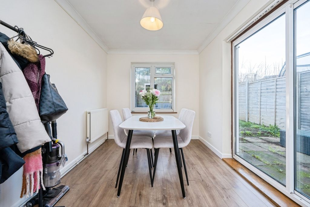 Property photo 3 of 18 Dining Room