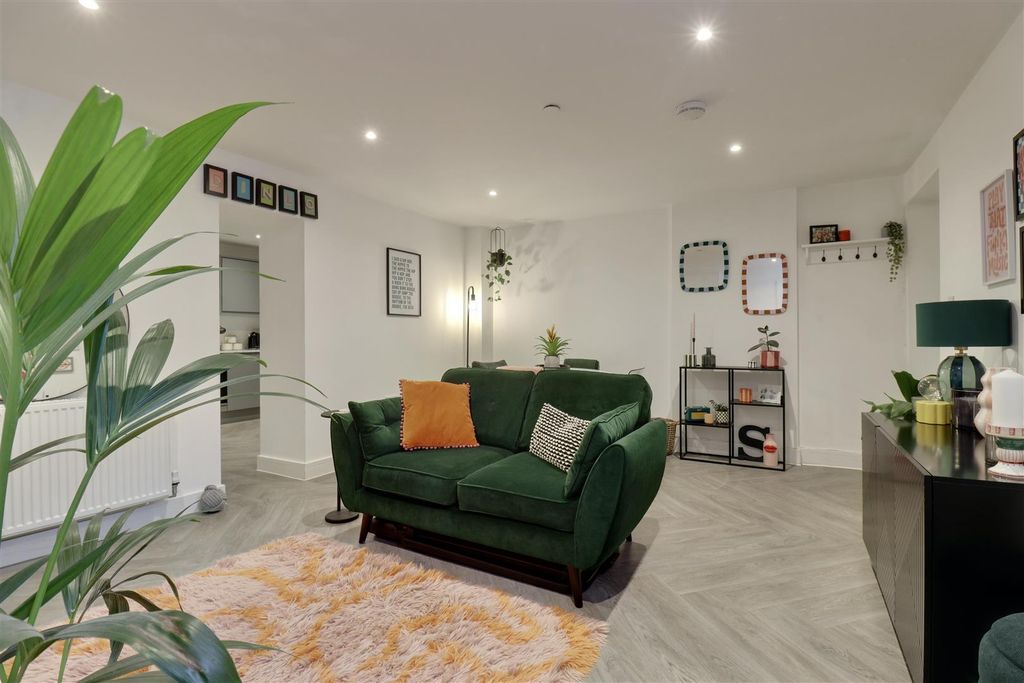 Property photo 1 of 13 F01F4Bcf-A3Ab-4F41-8C98-5Beb6640Fa4A_1_201_A.Jpeg