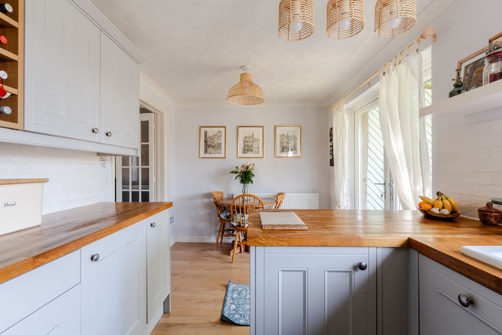 Property photo 3 of 15 A7404094-Hdr-17