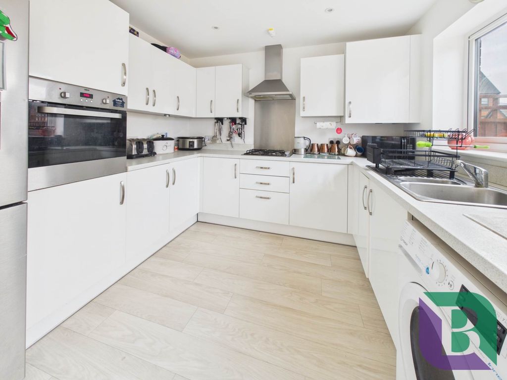 Property photo 2 of 21