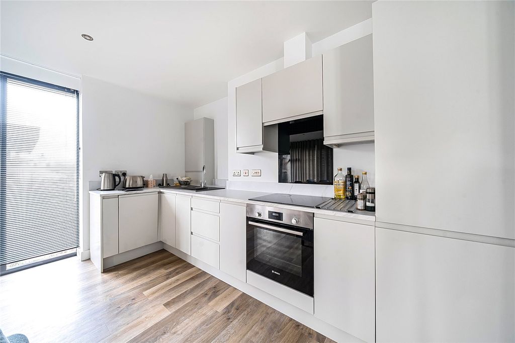 Property photo 3 of 9 Kitchen