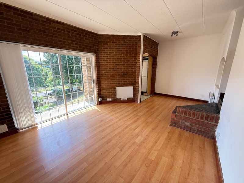 Property photo 2 of 9 Photo 9