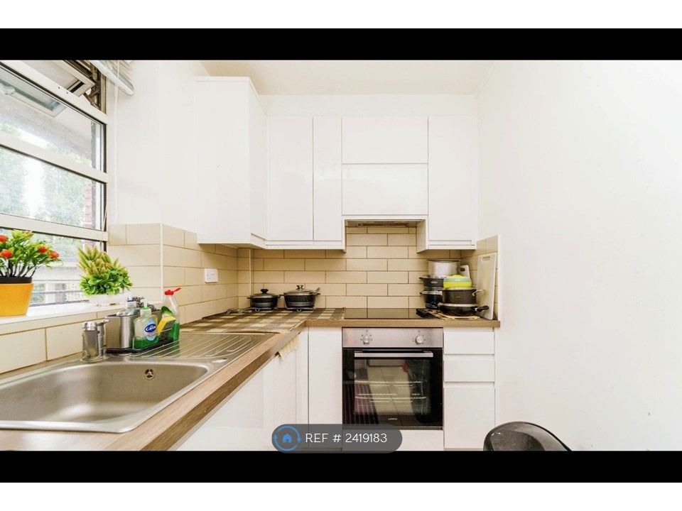 Property photo 2 of 5 Kitchen