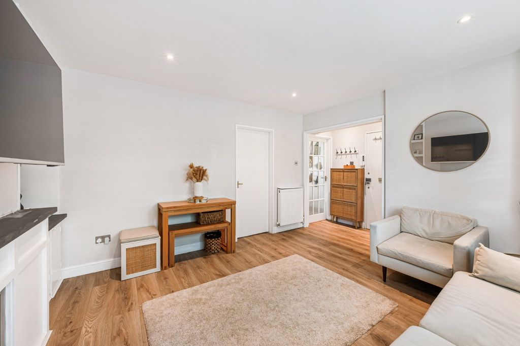 Property photo 3 of 13