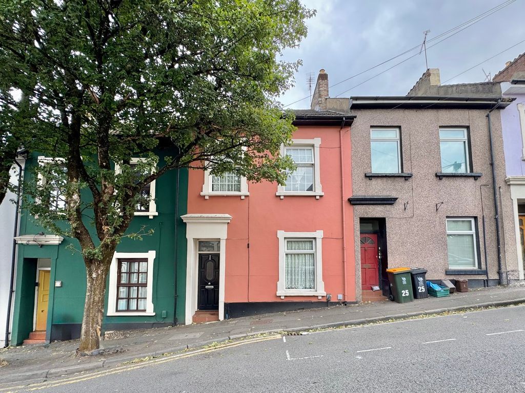 Property photo 1 of 18