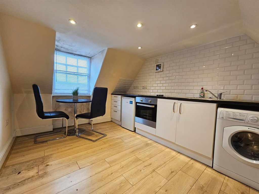 Property photo 2 of 7 Kitchen 1.Jpg