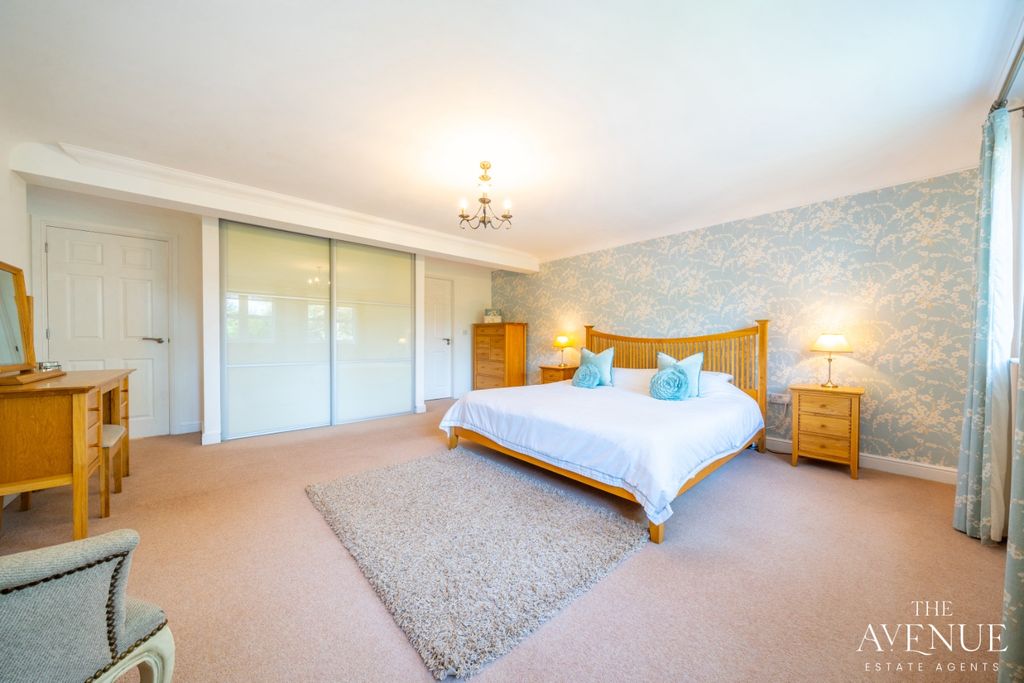 Property photo 2 of 47 4104903