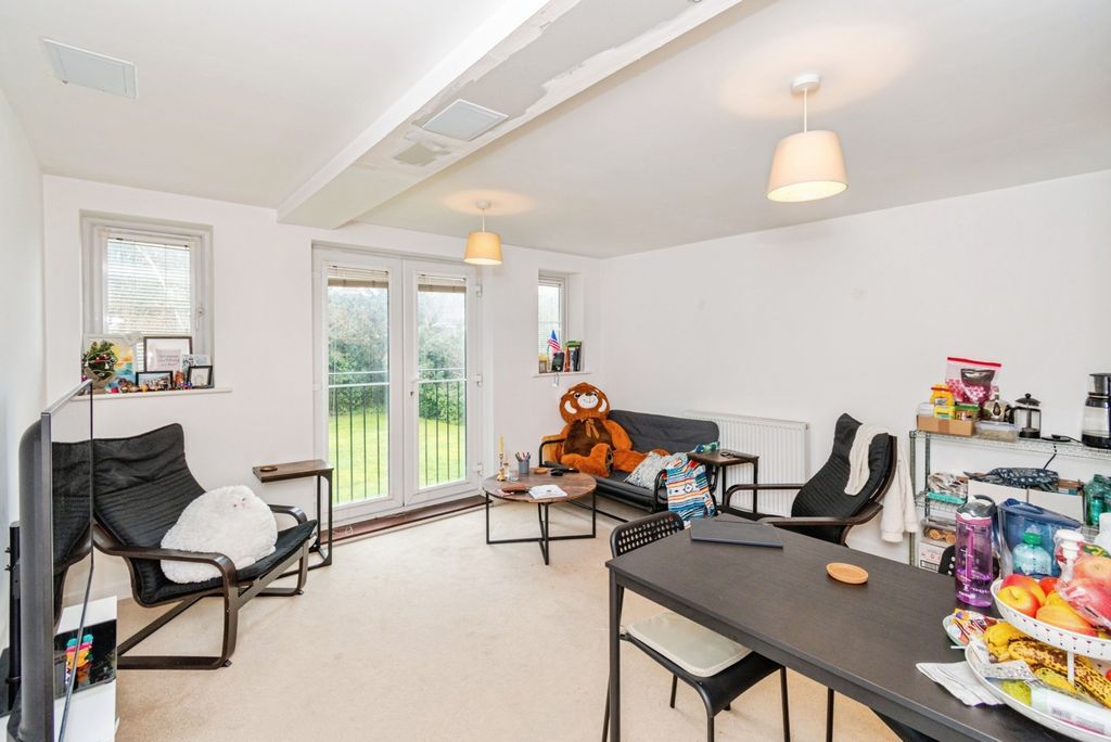 Property photo 3 of 11 Pbox-Img.Jpg