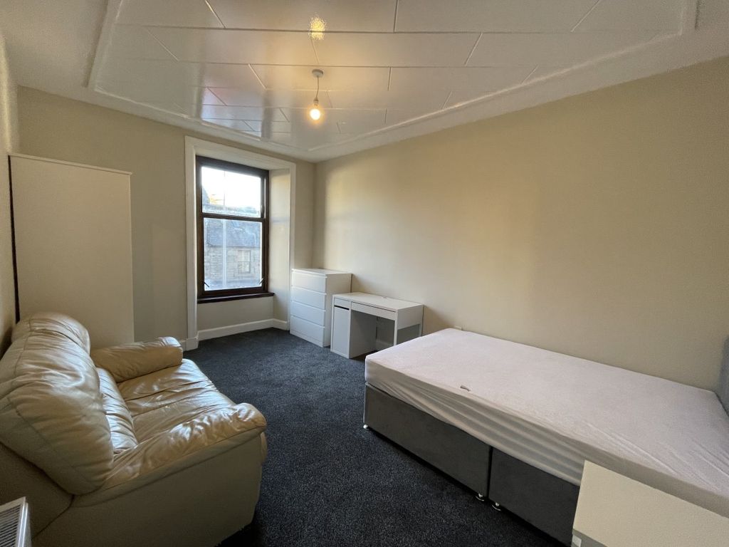 Property photo 3 of 7 Gallery