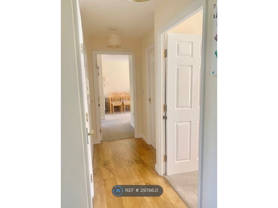 Property photo 3 of 17 Hallway