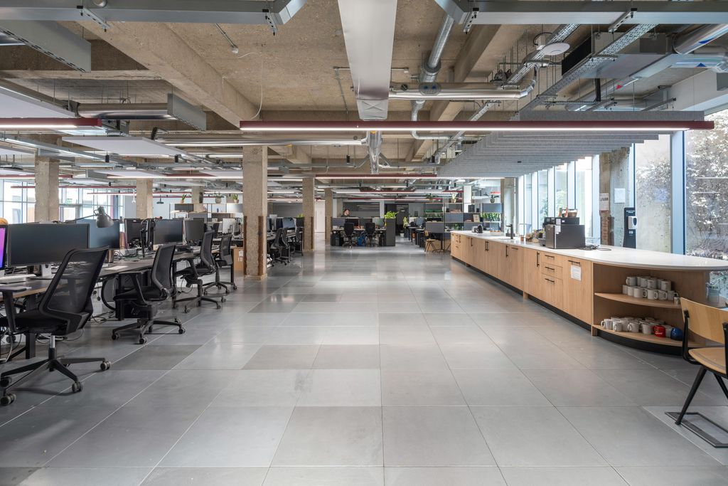 Property photo 2 of 11 Teapoint &amp; Open Plan Desks