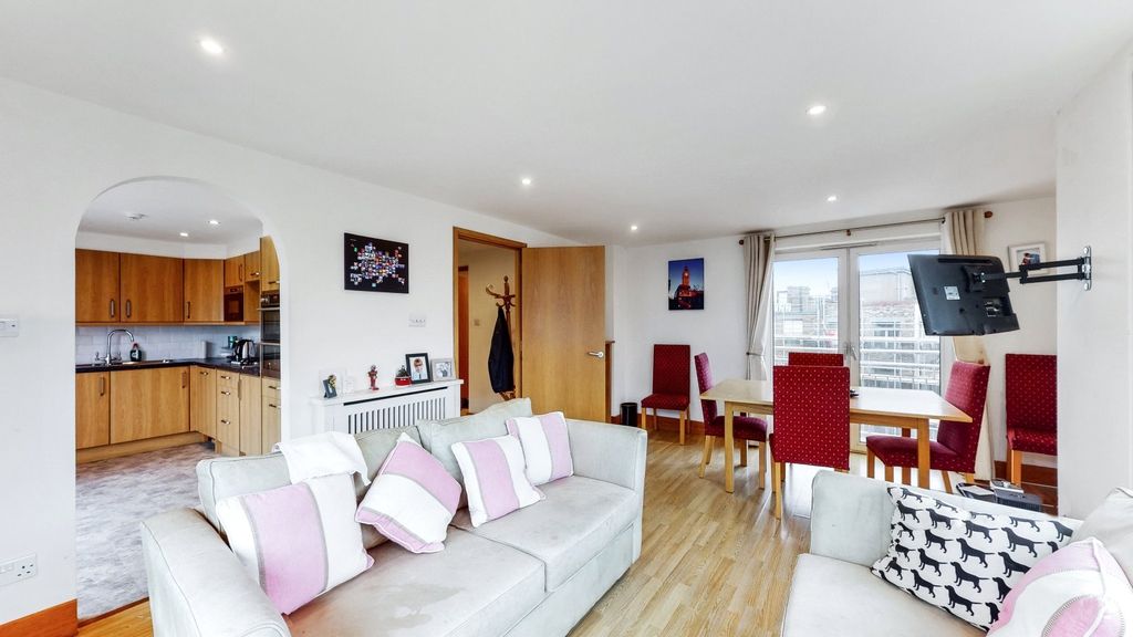Property photo 3 of 10 Picture No. 02