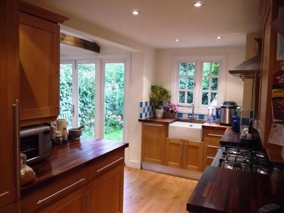 Property photo 3 of 9 Kitchen