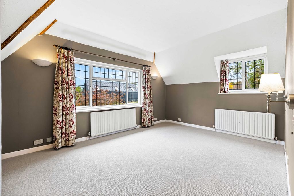 Property photo 3 of 18