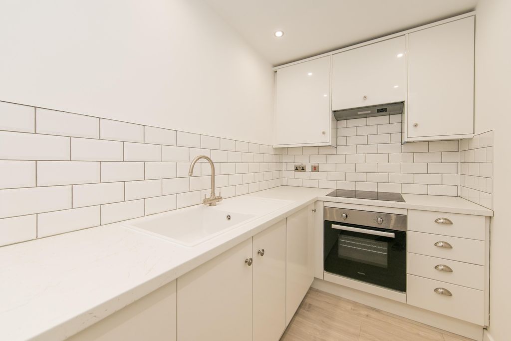 Property photo 3 of 5 Kitchen