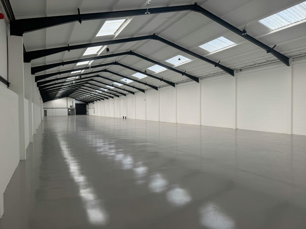 Property photo 3 of 7 17 Ashford Industrial Estate Warehouse.Jpeg