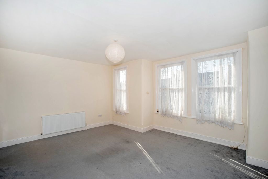 Property photo 3 of 9 Photo 1