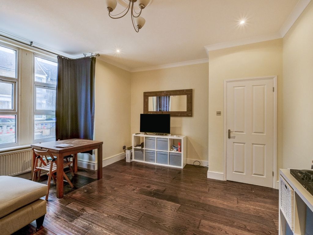 Property photo 2 of 18 1