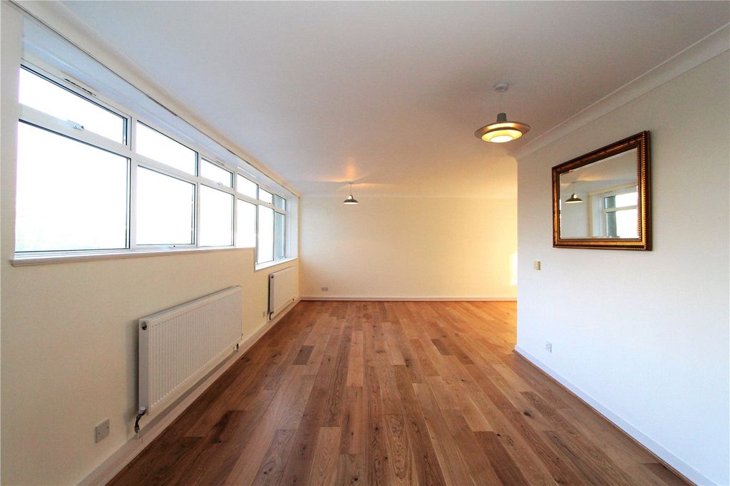 Property photo 2 of 6 Picture No. 06