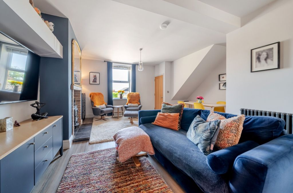 Property photo 3 of 32 1480014-9-6A354A76c5B3c