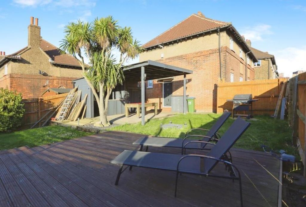 Property photo 2 of 12