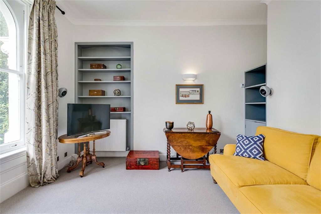 Property photo 3 of 6