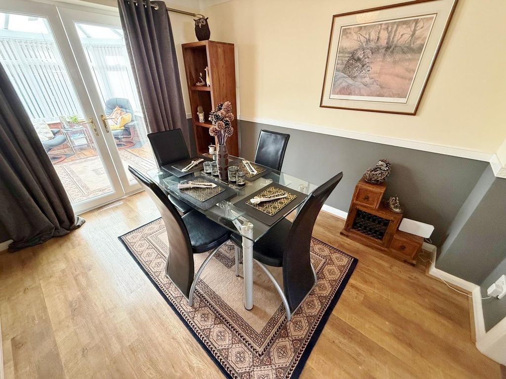 Property photo 3 of 20 Dining Room
