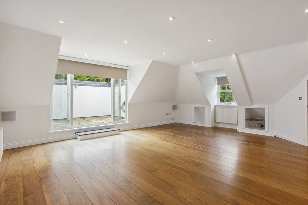 Property photo 2 of 22 Reception Room