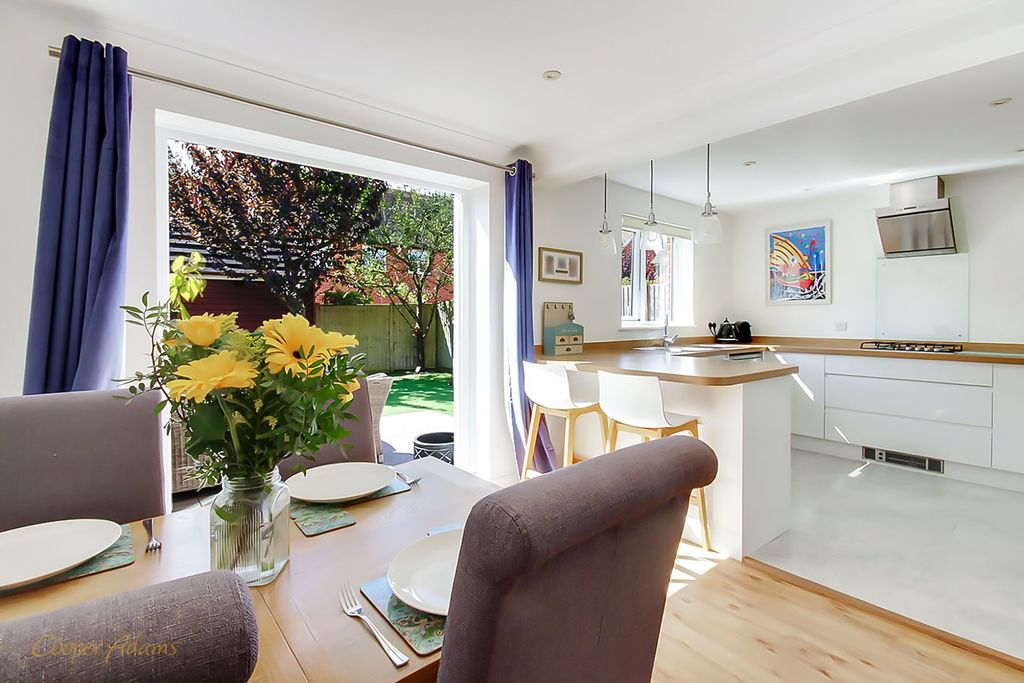 Property photo 3 of 15 Kitchen/Dining Room