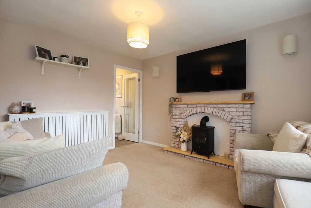 Property photo 2 of 23
