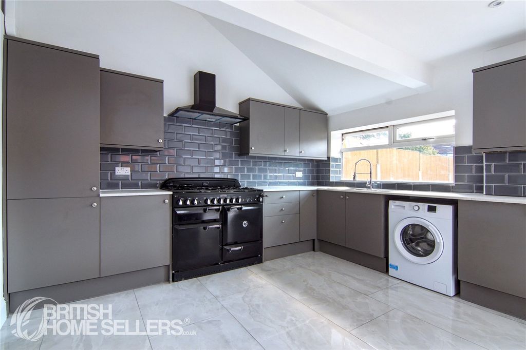 Property photo 3 of 20 Picture No. 06